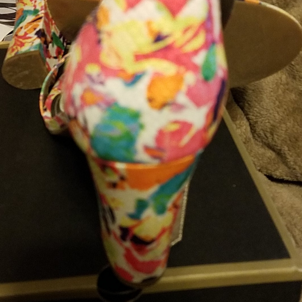 Shoes - Picture 2 of 2